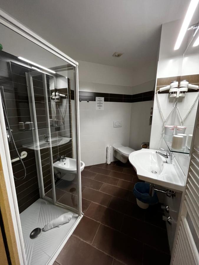 Standard Double or Twin Room,1555848919:JPEG