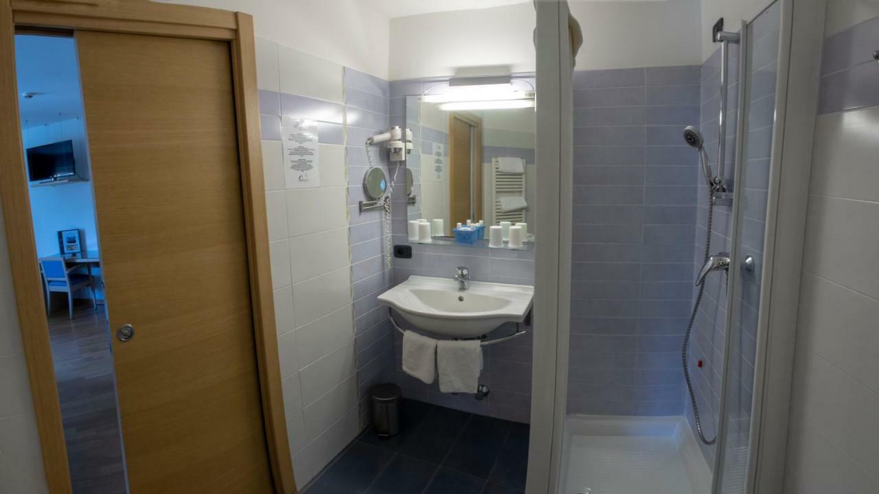 Quadruple Room,1555845094:JPEG